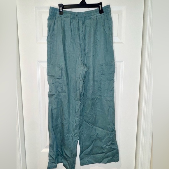 Lands End Teal Green Cargo Pants. Size 8. EUC - Picture 3 of 16